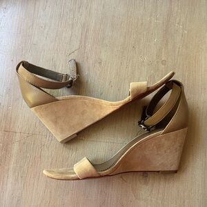 Tory Burch Thames Ankle Strap Wedge Sandal Suede Leather Taupe Size 7